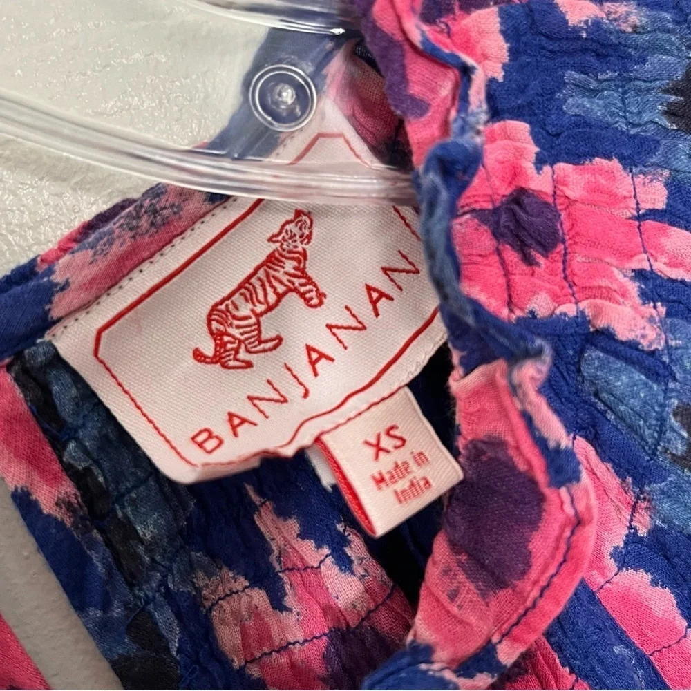 BANJANAN Blue and Pink Floral Motif Floral Dahlia Top | size XSmall - Picture 2 of 6
